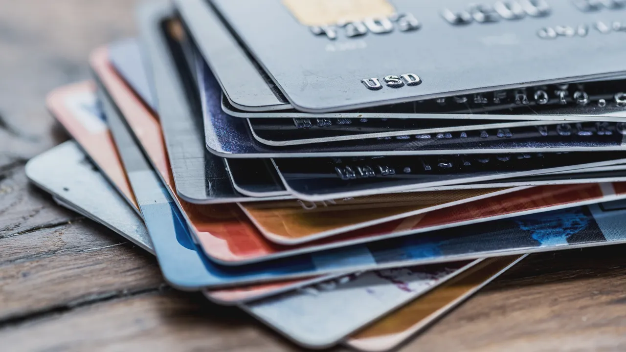RFID védelemmel ellátott fém pénztárcák előnyei